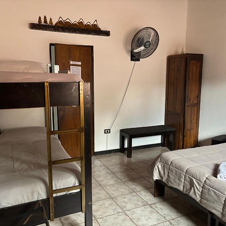 Cucu Haus Hostel Ла-Кумбресита Экстерьер фото