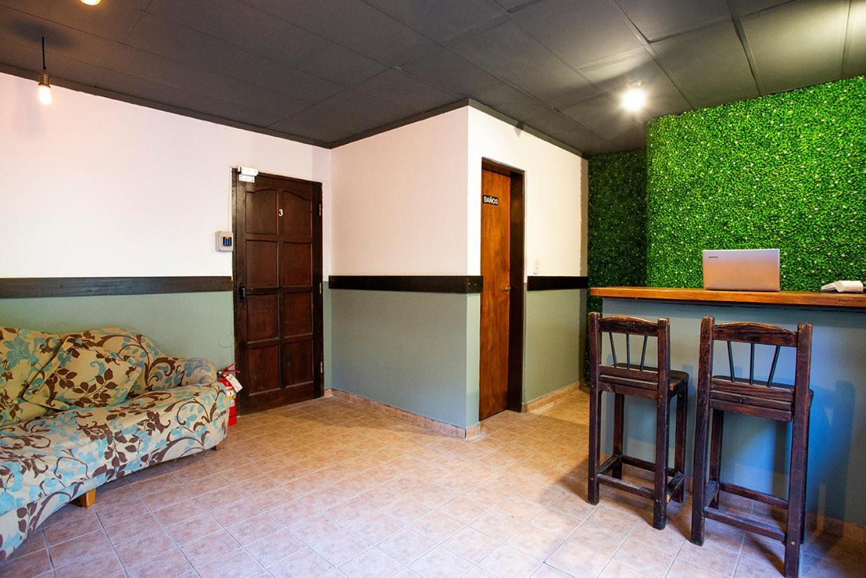 Cucu Haus Hostel Ла-Кумбресита Экстерьер фото