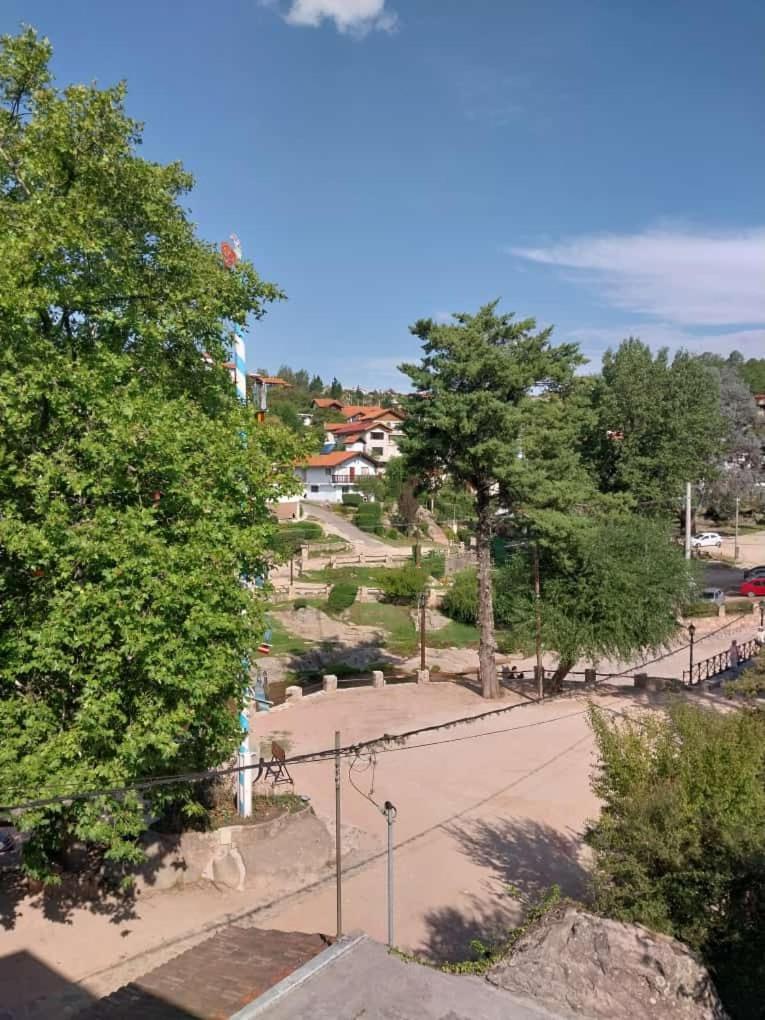 Cucu Haus Hostel Ла-Кумбресита Экстерьер фото
